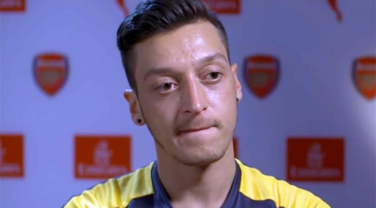 Ozil in rotta con l'Arsenal, l'Inter ci pensa. Il profilo